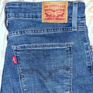 Levi 725 Jeans